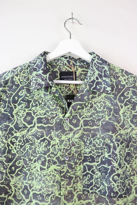 batik-mens-open-collar-shirt441.JPG