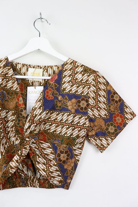 batik-twisted-front-top55