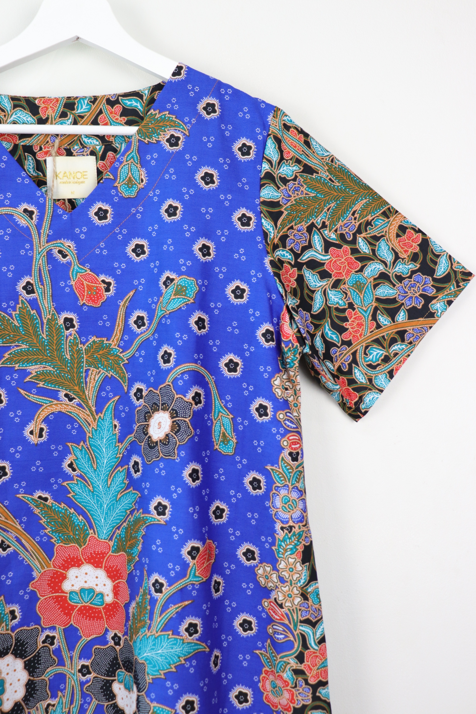 Batik Basic V-neck Dress - Carrot Cake (M)