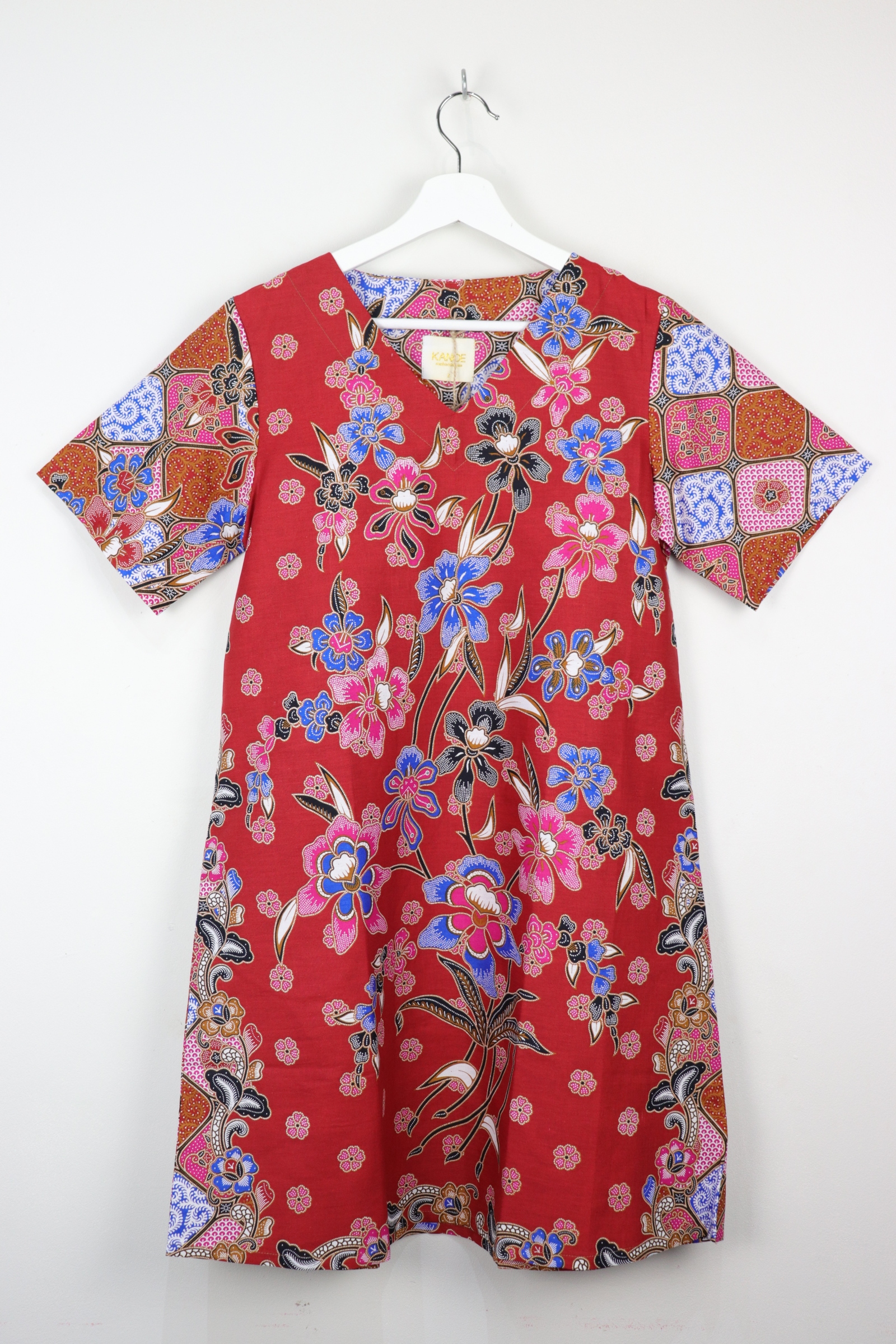 Batik Basic V-neck Dress - Red Velvet (S/M)
