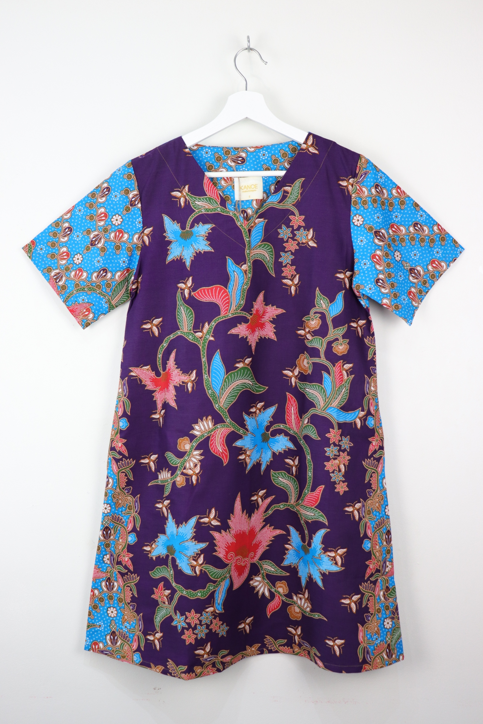 Batik Basic V-neck Dress - Tutti Frutti (S)