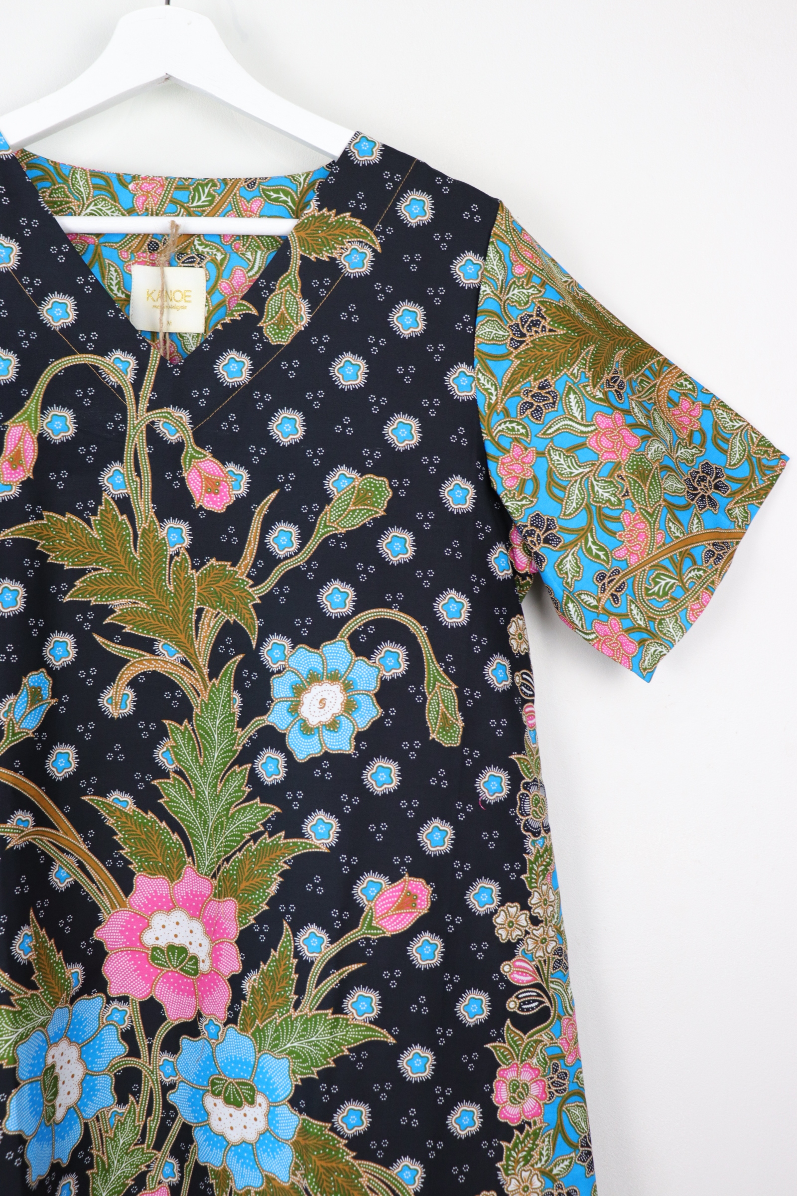 Batik Basic V-neck Dress - Matcha Mint (M)