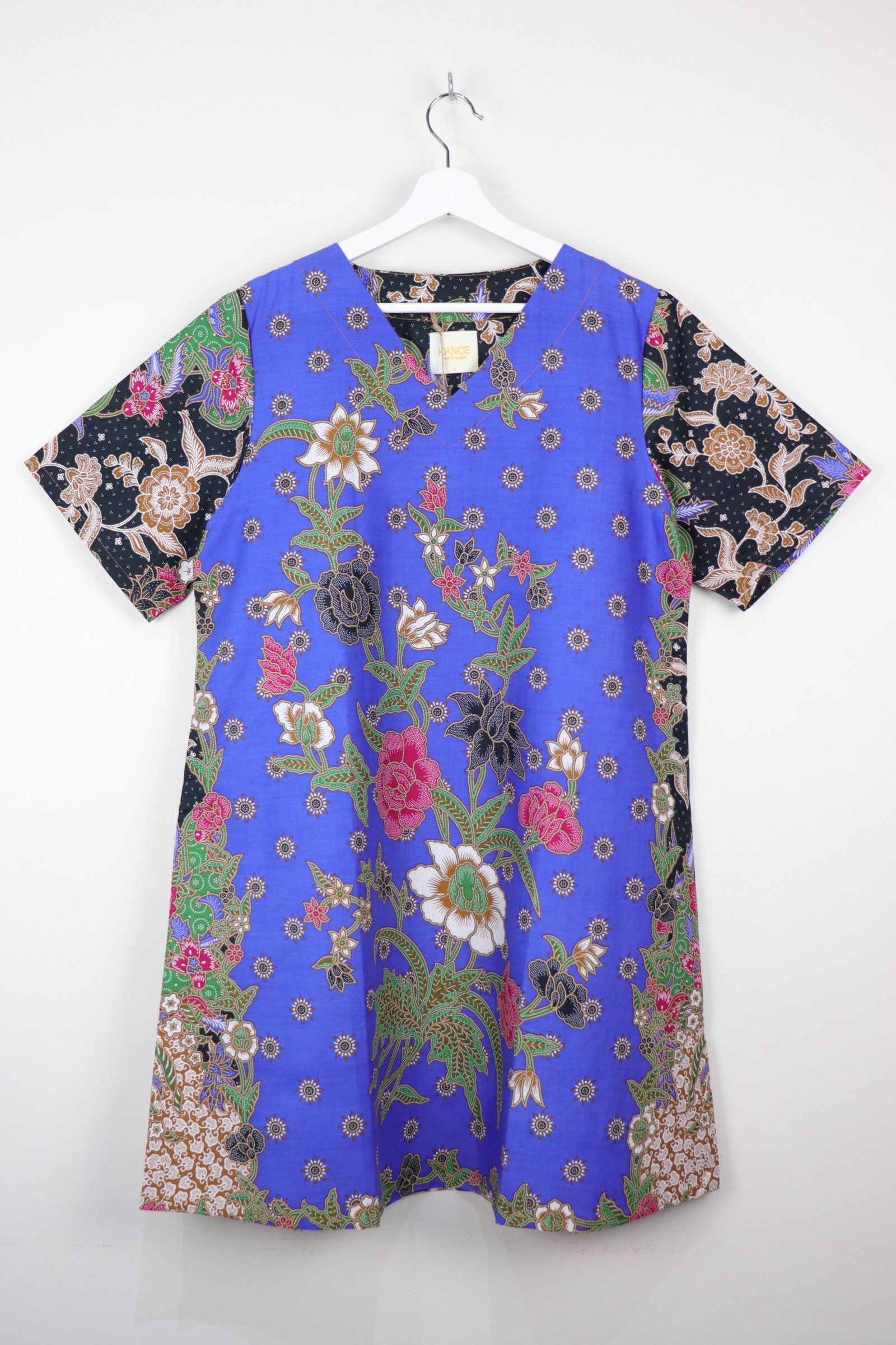 Batik Basic V-neck Dress - Blueberry Pudding (L)