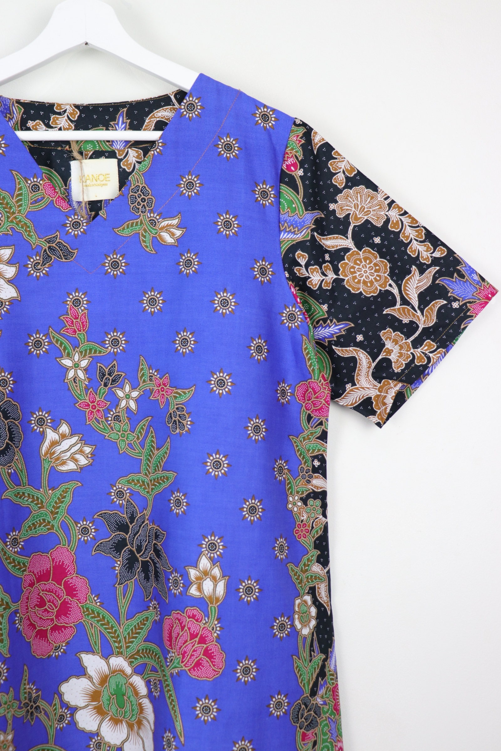 Batik Basic V-neck Dress - Blueberry Pudding (L)
