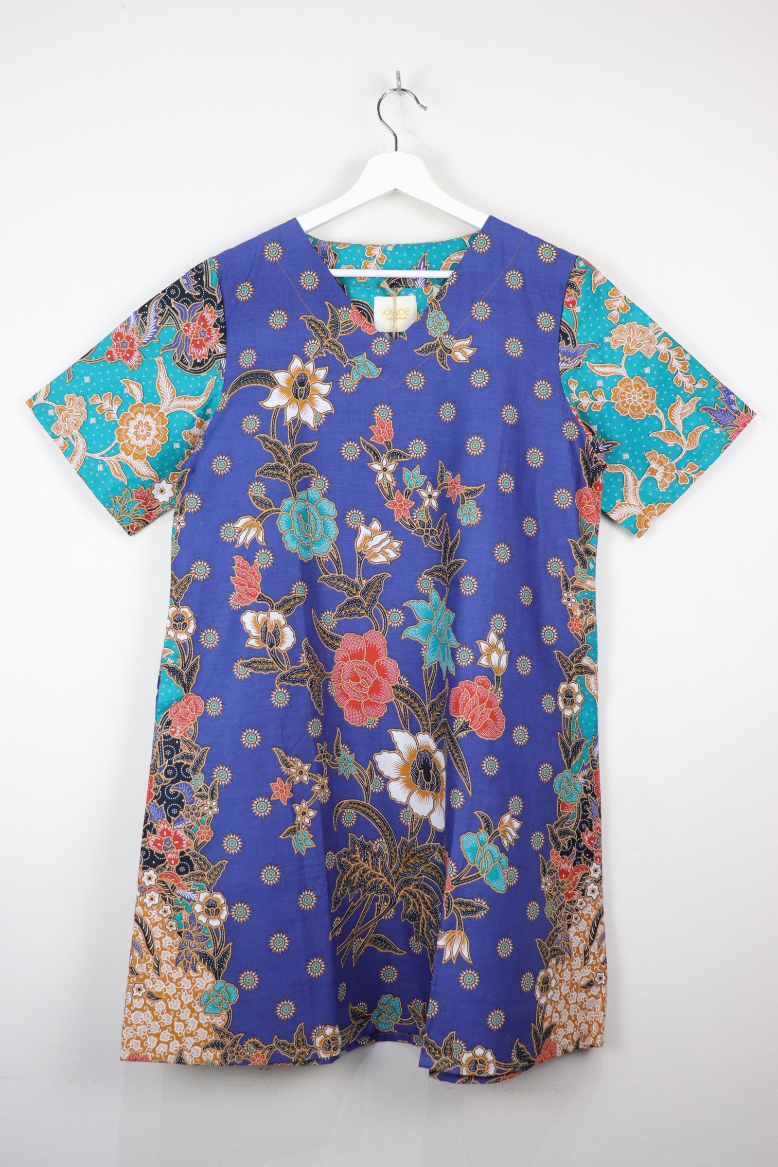 Batik Basic V-neck Dress - Blueberry Cake (L)