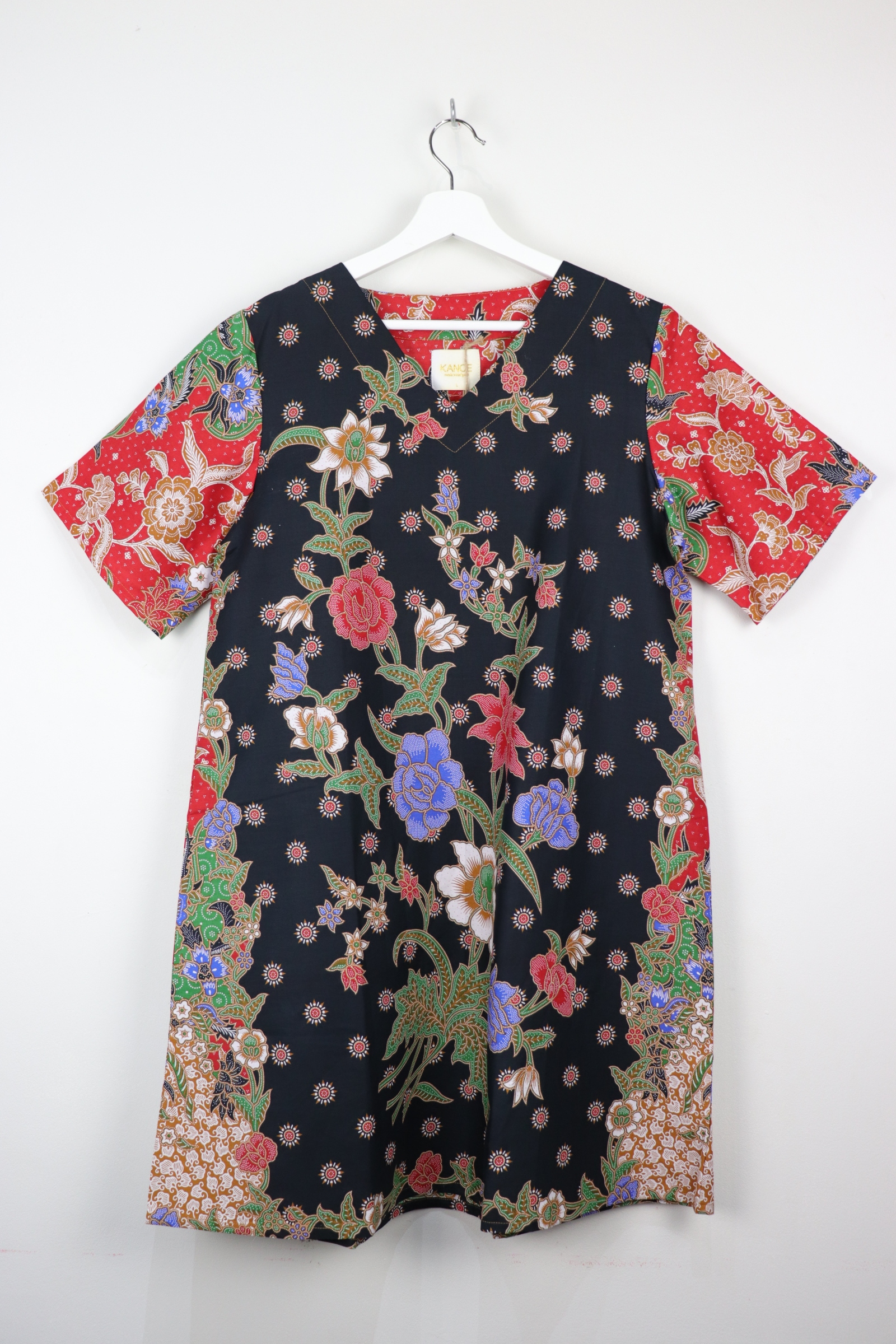 Batik Basic V-neck Dress - Lychee Fizz (L)