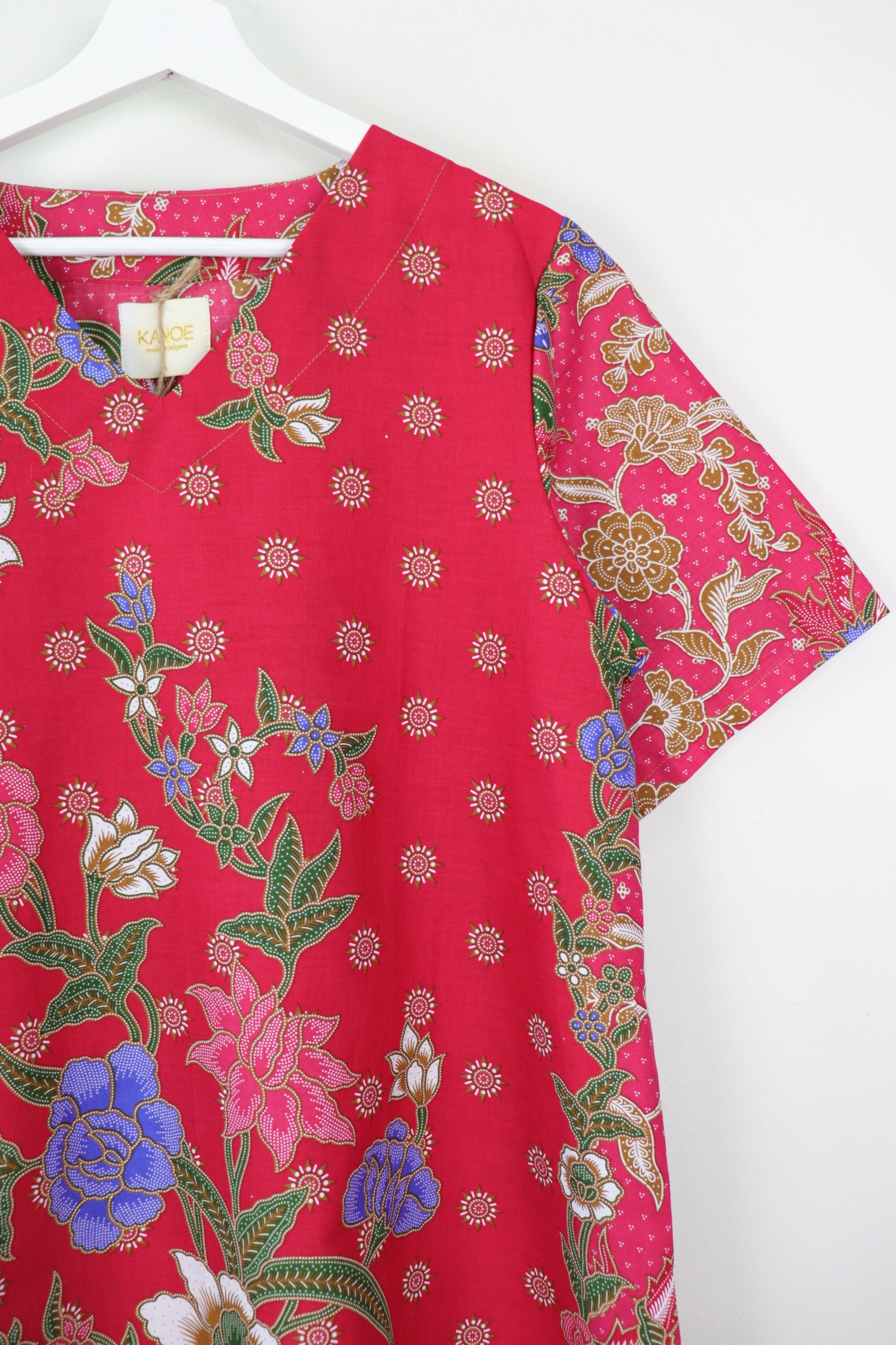 Batik Basic V-neck Dress - Cherry Pop (L)
