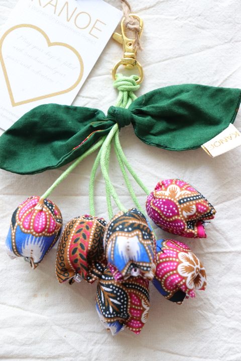 batik-bougainvillea-keychain2