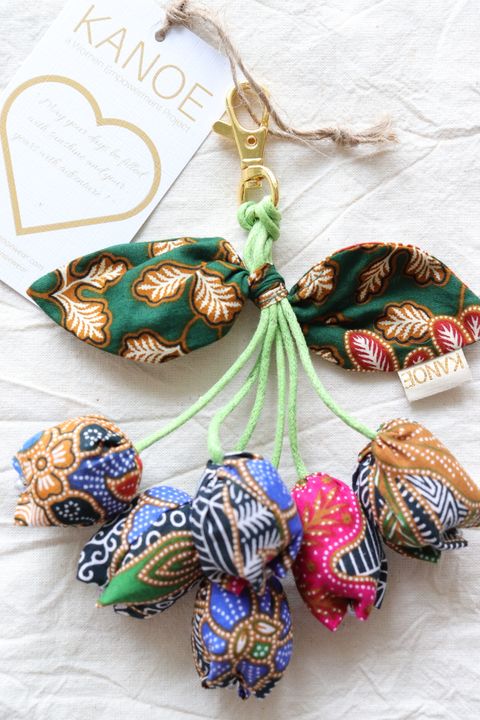 batik-bougainvillea-keychain4