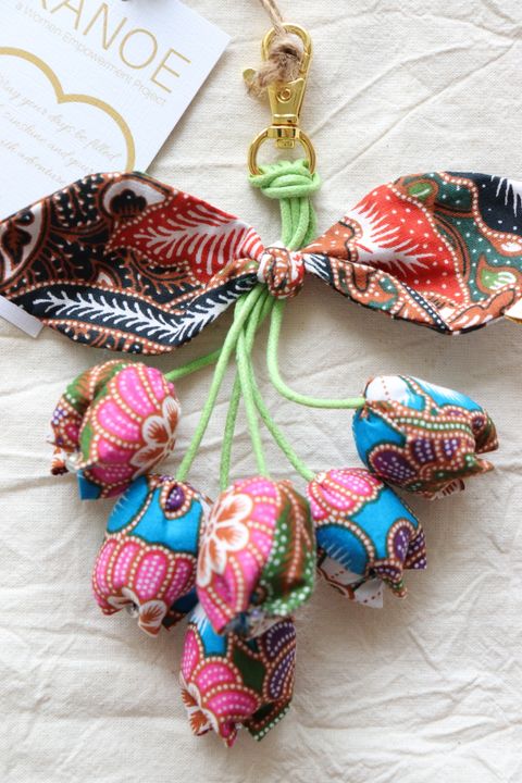 batik-bougainvillea-keychain22