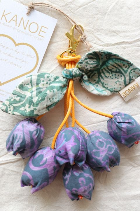 batik-bougainvillea-keychain82