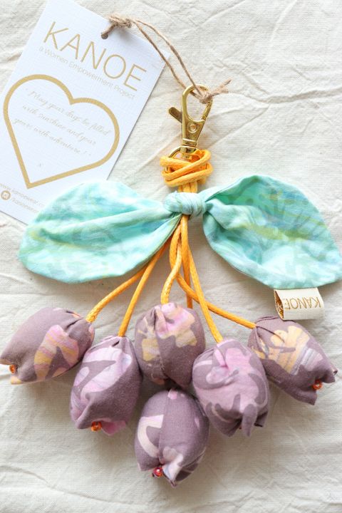 batik-bougainvillea-keychain110