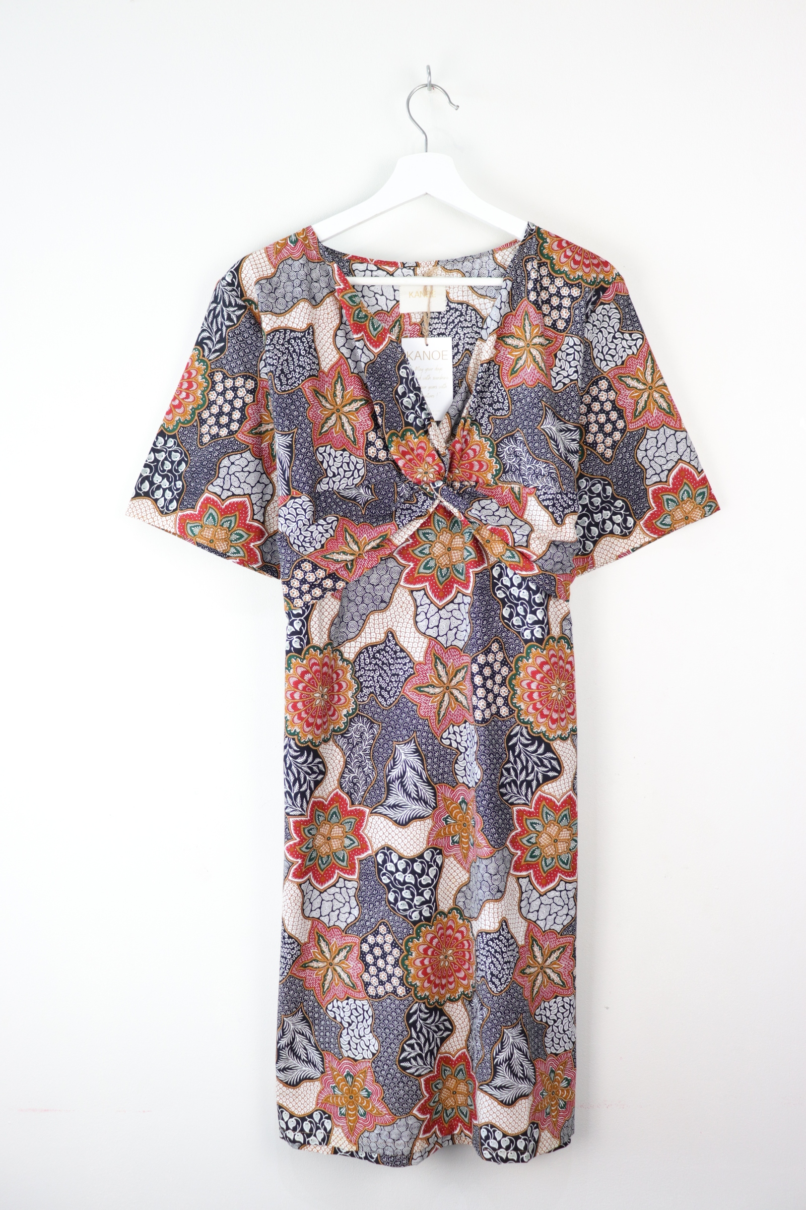 Twisted Front Dress - Coral Reef (Black)
