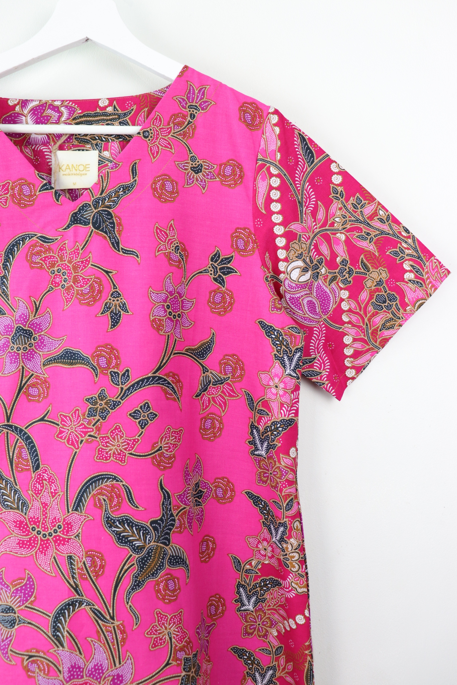 Batik Basic V-neck Dress - Cherry Shortcake (M)