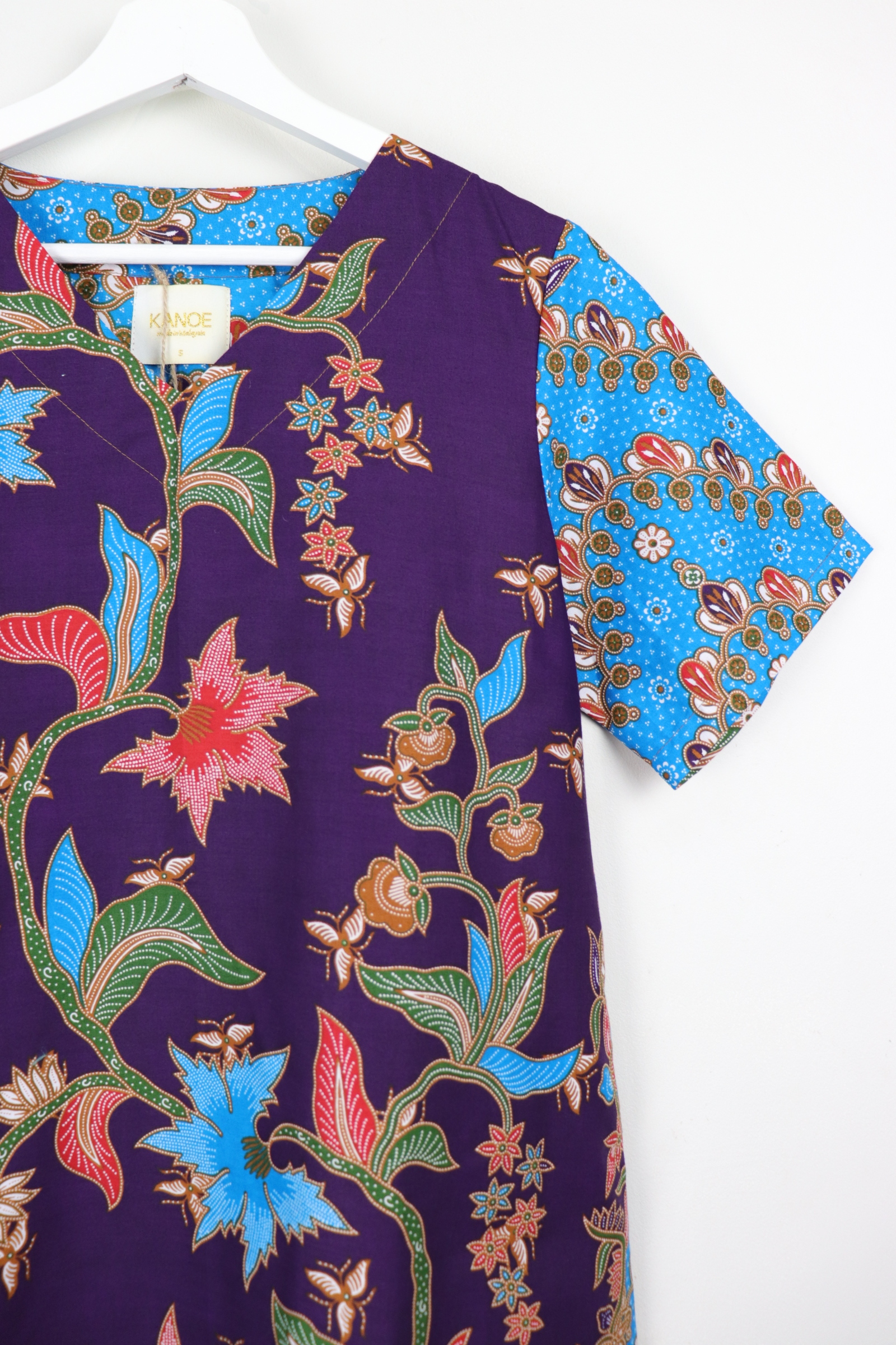 Batik Basic V-neck Dress - Berry Pie (S)