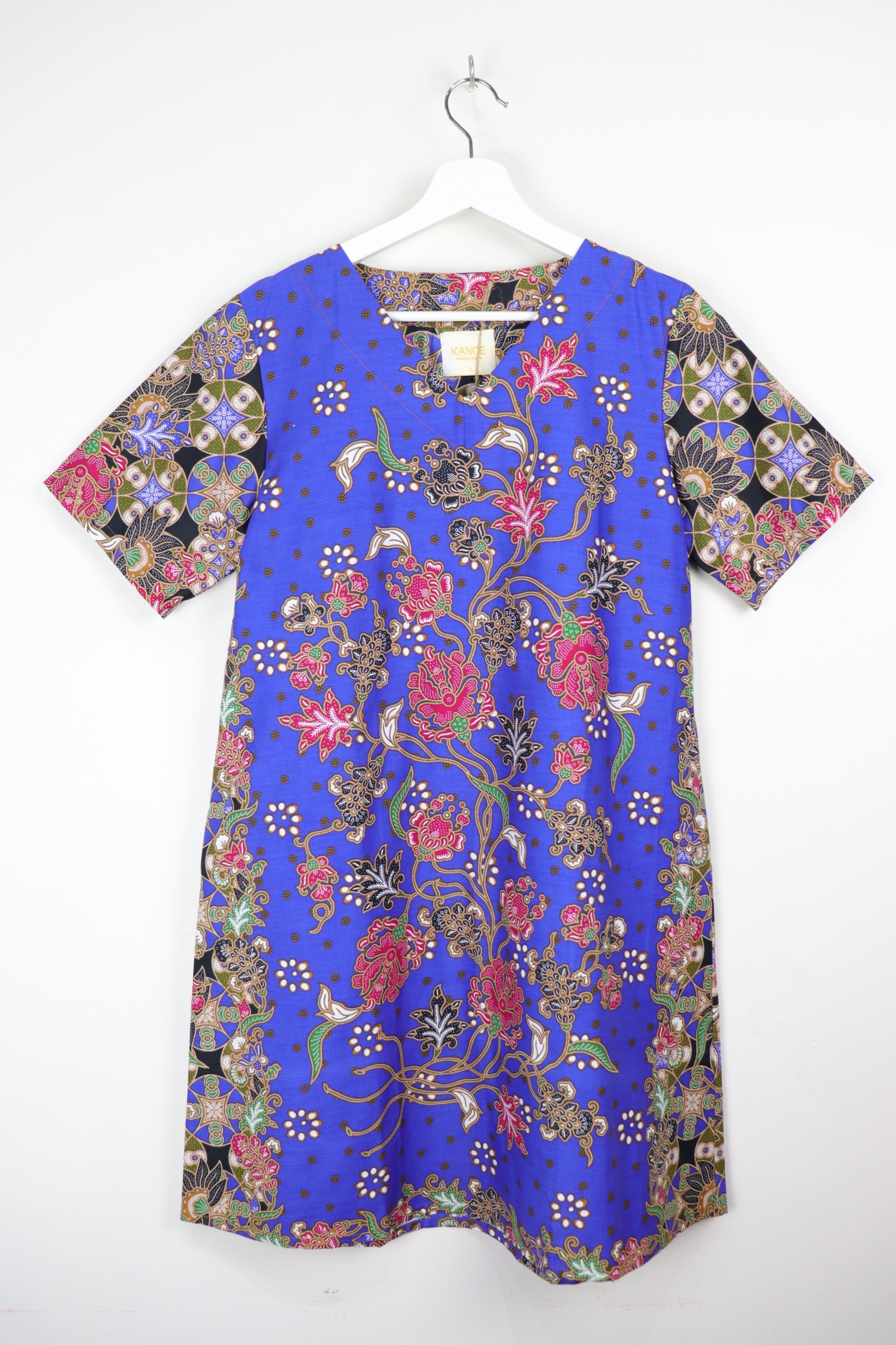 Batik Basic V-neck Dress - Berry Pudding (S)