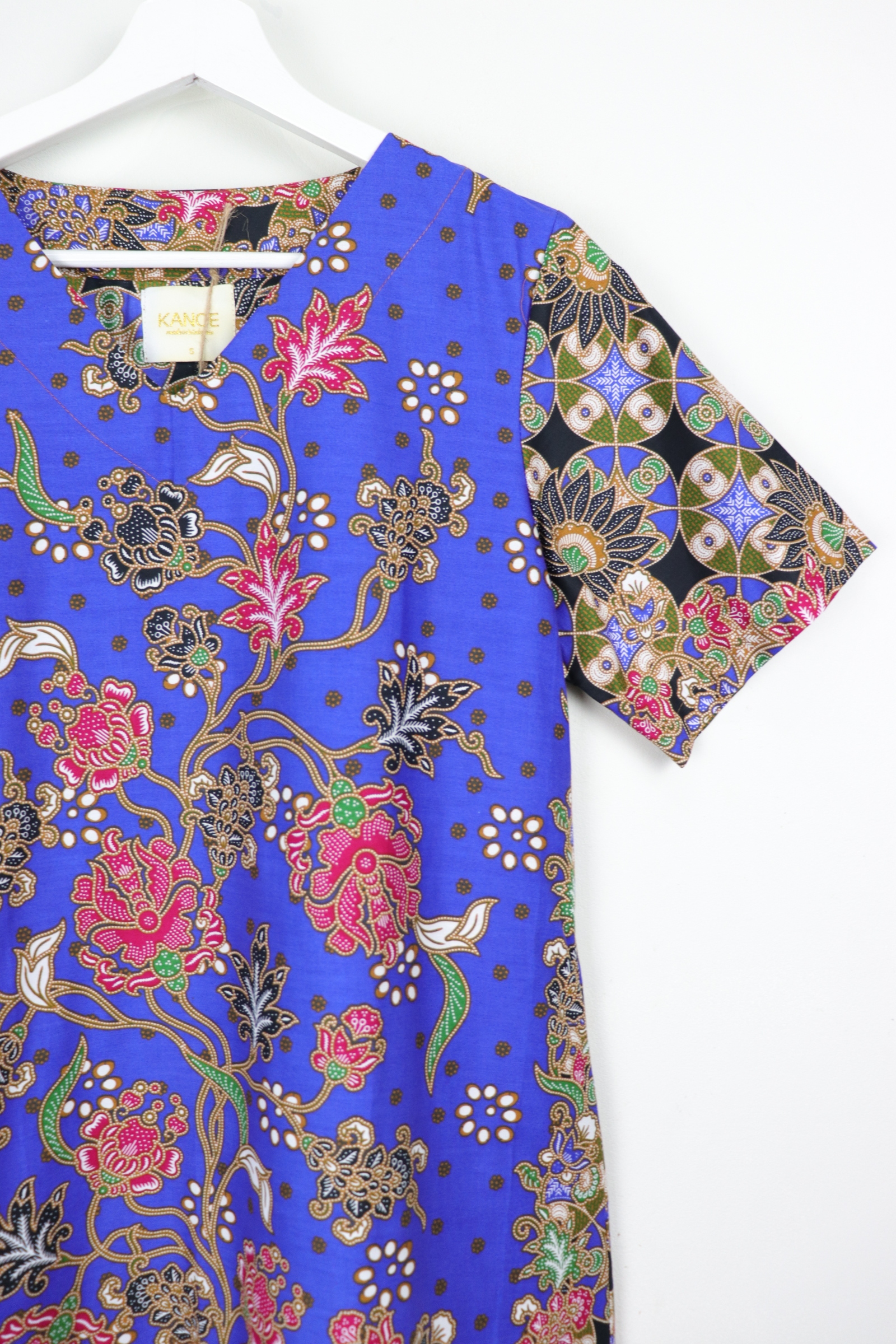 Batik Basic V-neck Dress - Berry Pudding (S)