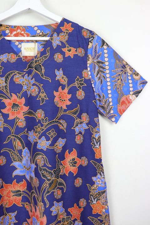 batik-basic-v-neck-dress40