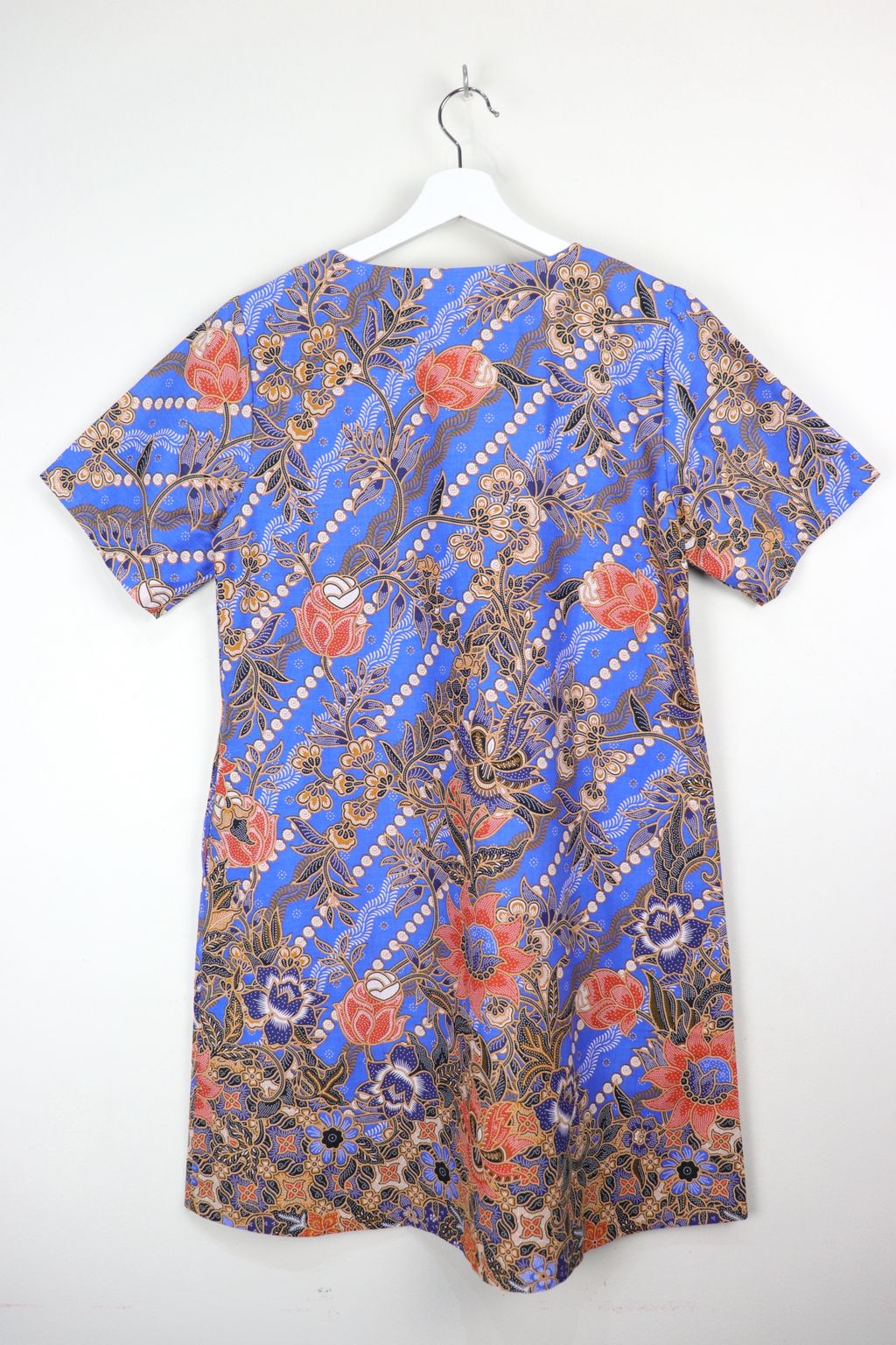 batik-basic-v-neck-dress42