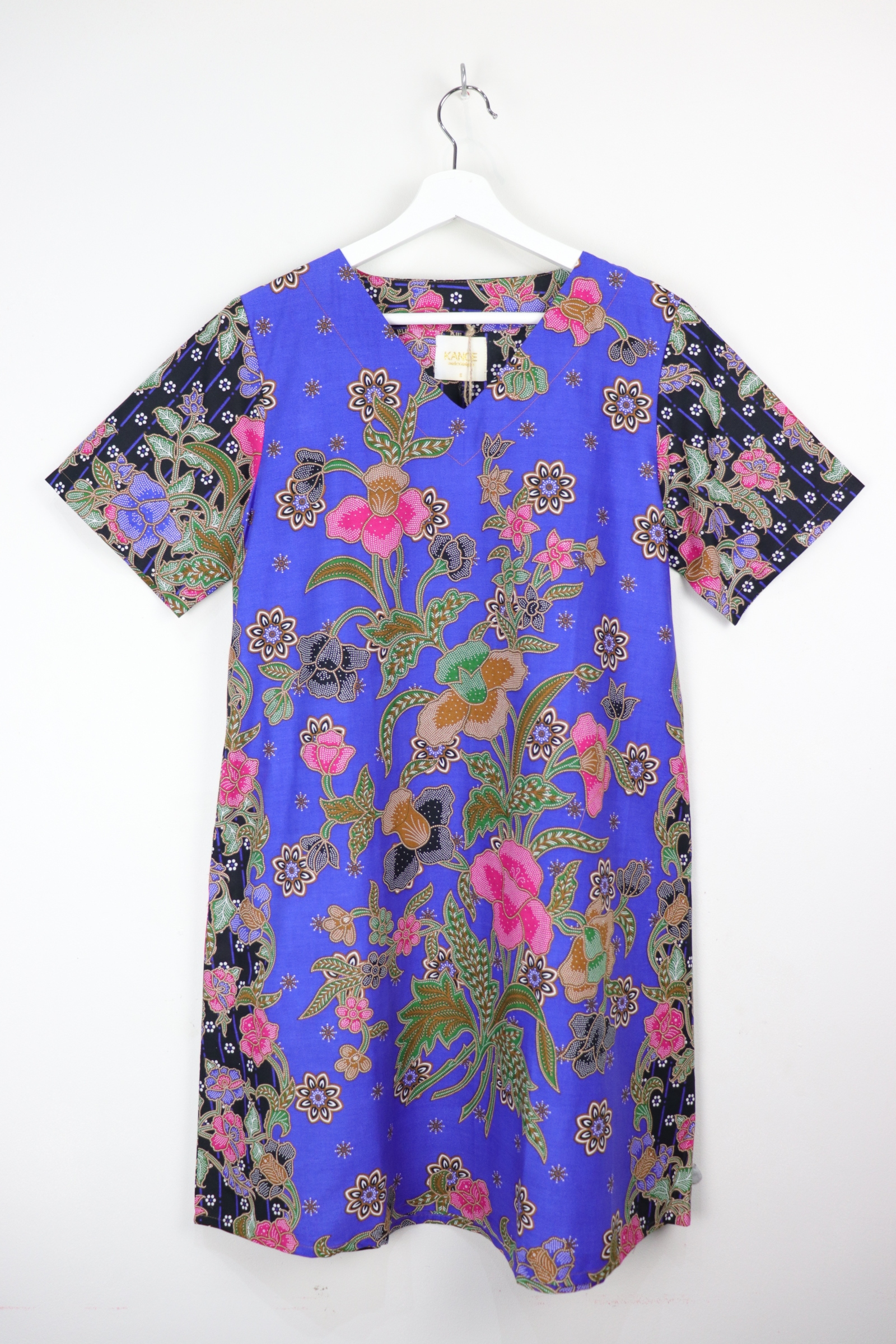 Batik Basic V-neck Dress - Grape Fizz (S)