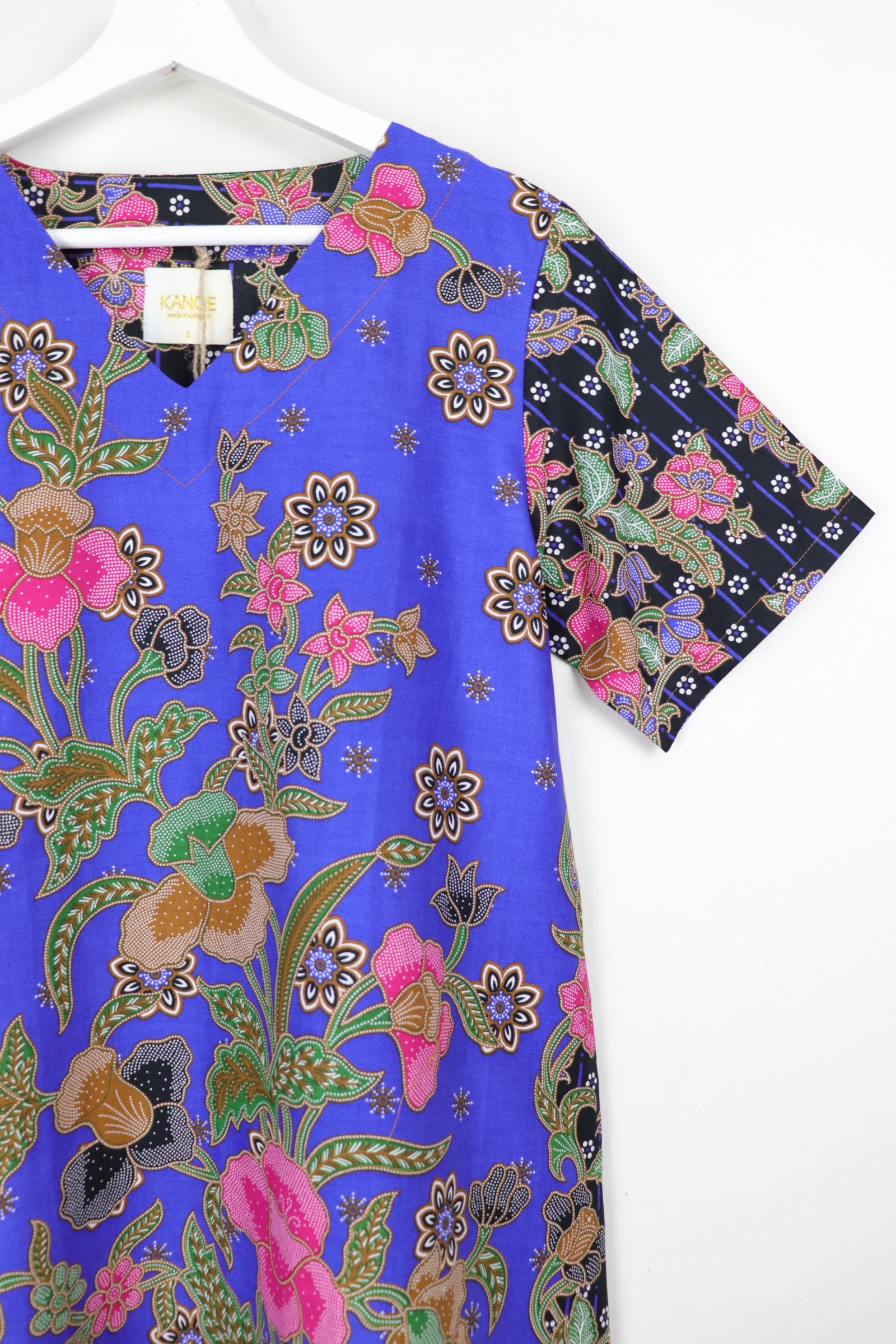 Batik Basic V-neck Dress - Grape Fizz (S)
