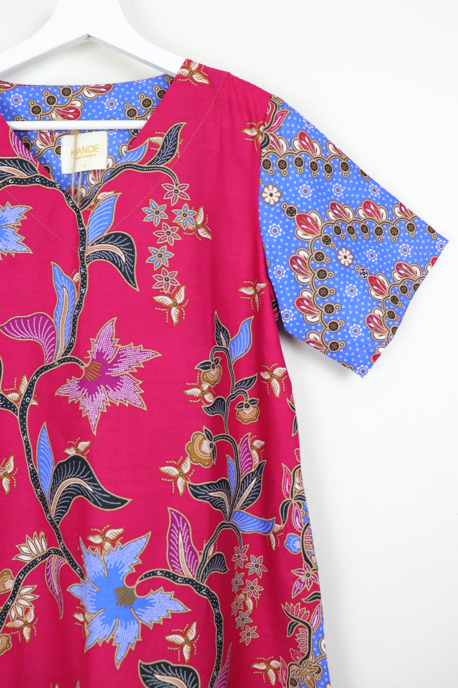 Batik Basic V-neck Dress - Cherry Pop (S)