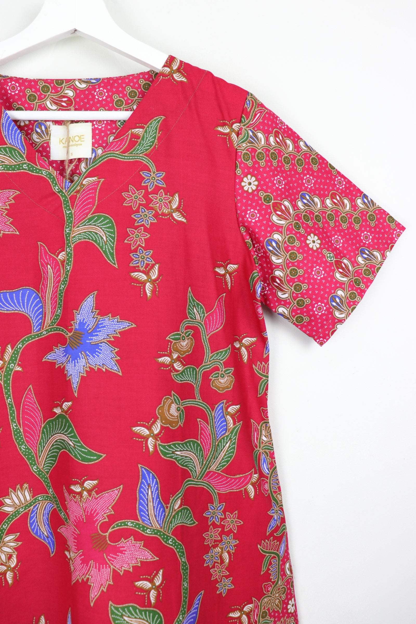 Batik Basic V-neck Dress - Cranberry Cookie (S)