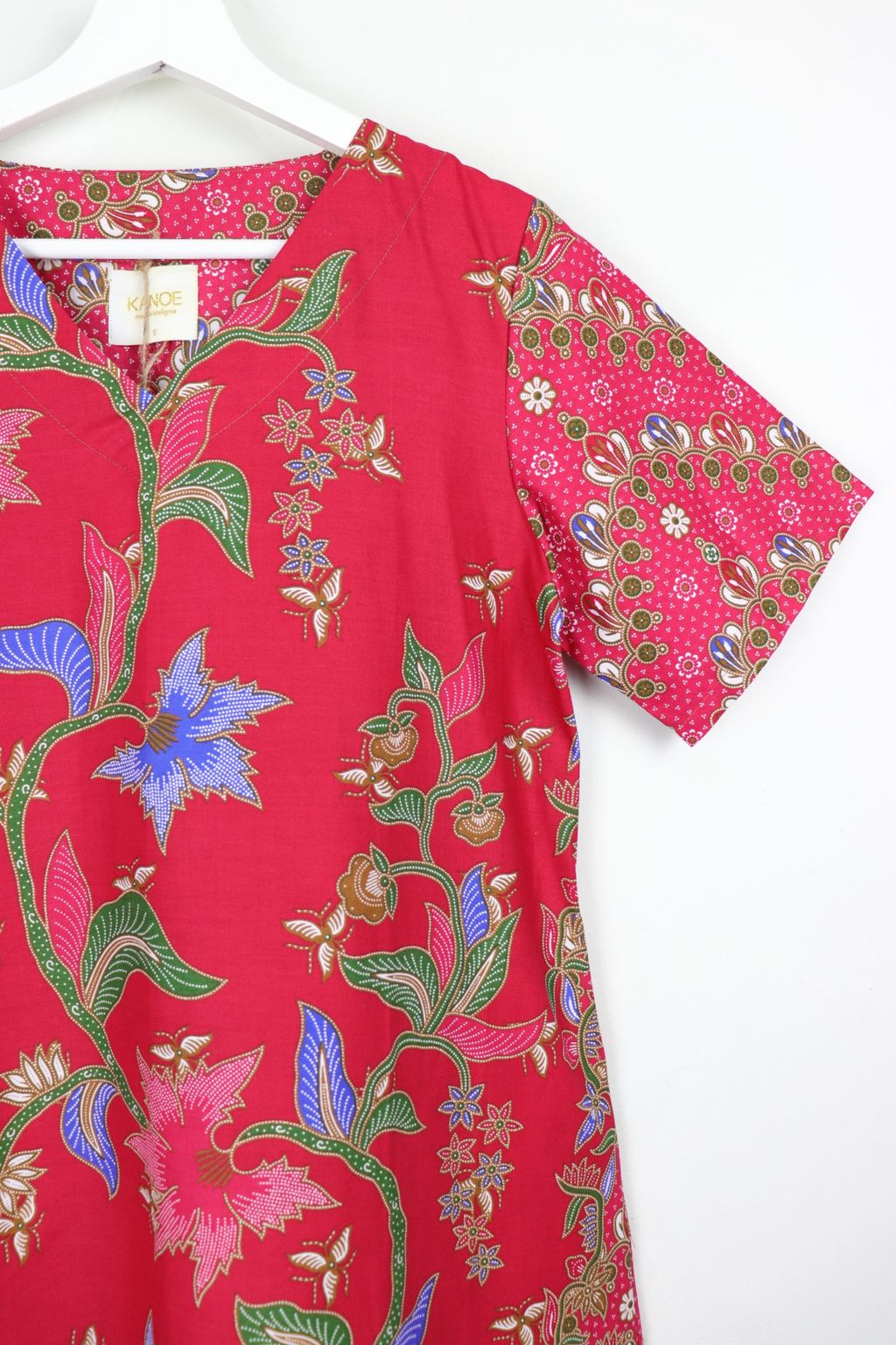batik-basic-v-neck-dress84