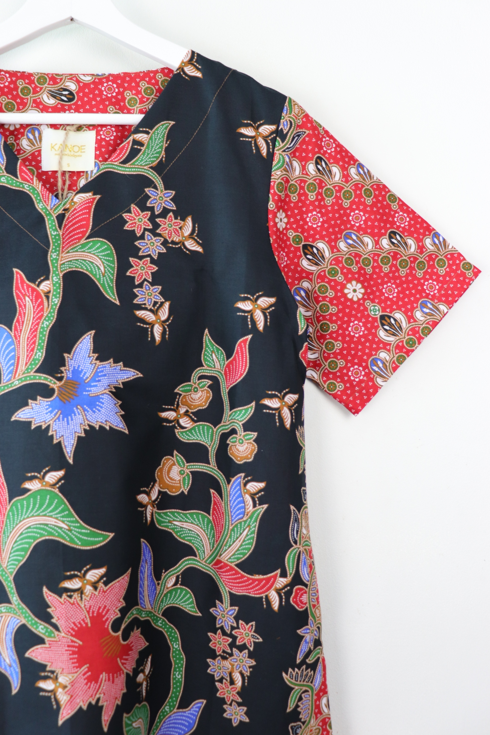 Batik Basic V-neck Dress - Apple Roll (S)