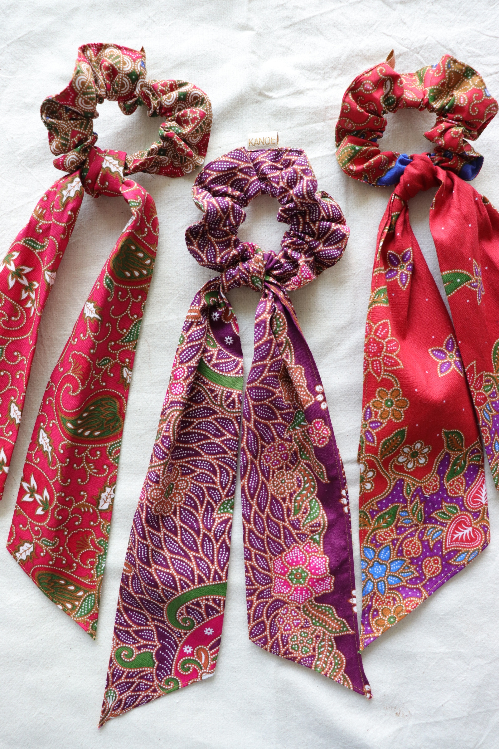 Batik Scrunchie w/ Ribbon [Set of 3] - Festive Fun