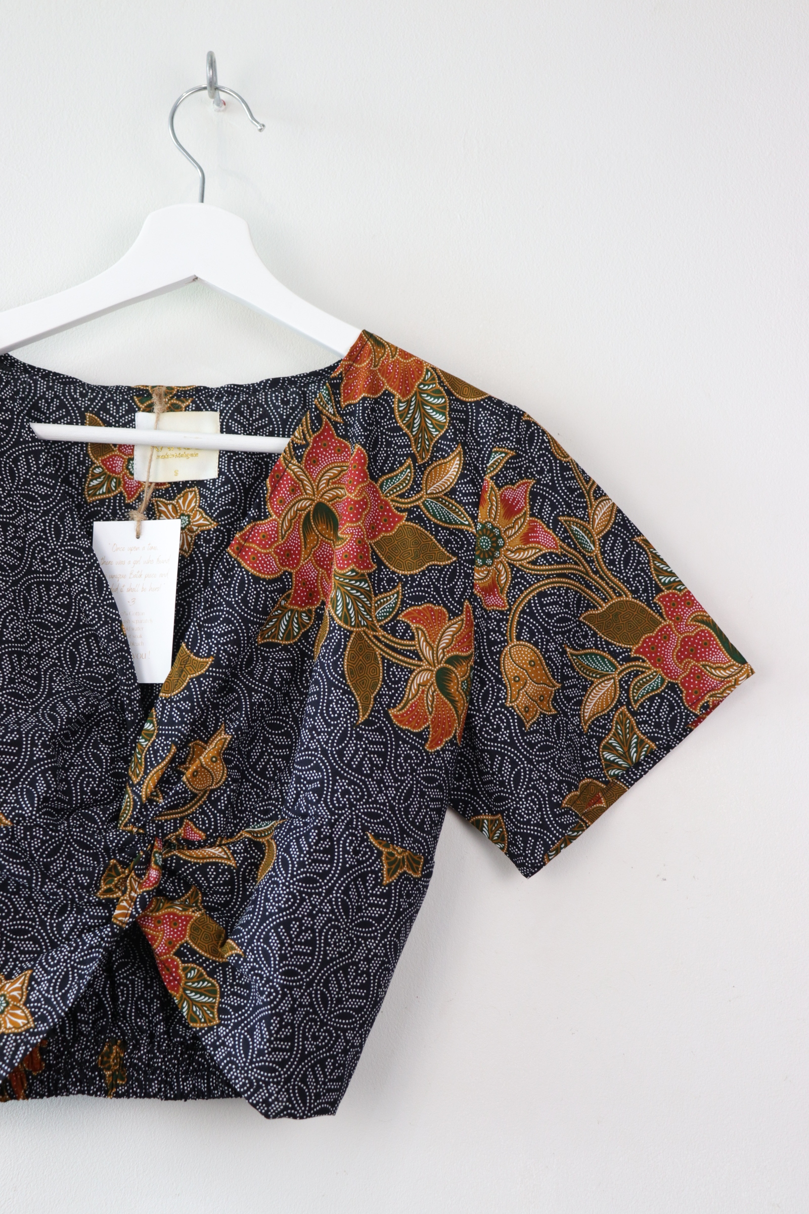 Twisted Front Batik Top - Black Ivy