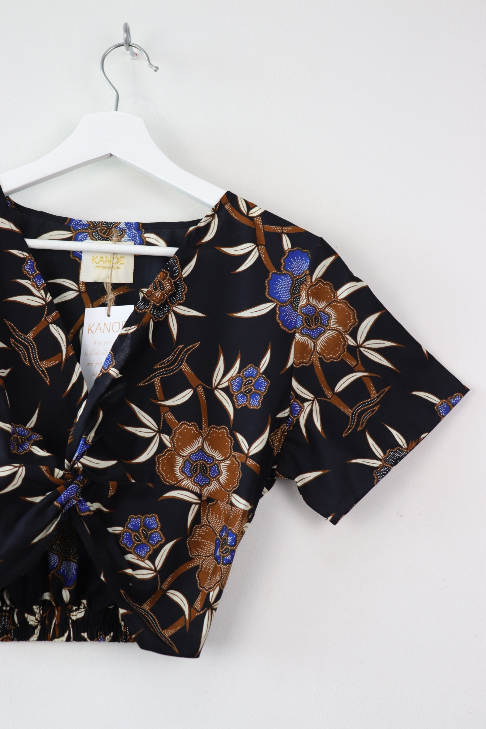 Twisted Front Batik Top - Fleur Twist (Blue)