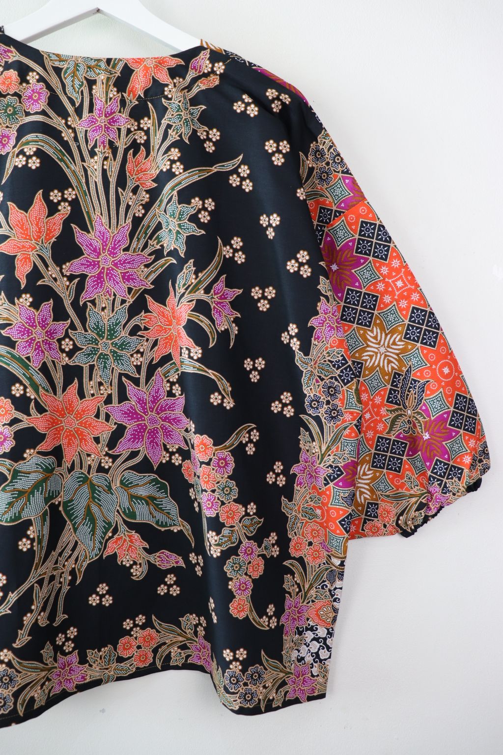 batik-kimono-signature-heart-pockets70