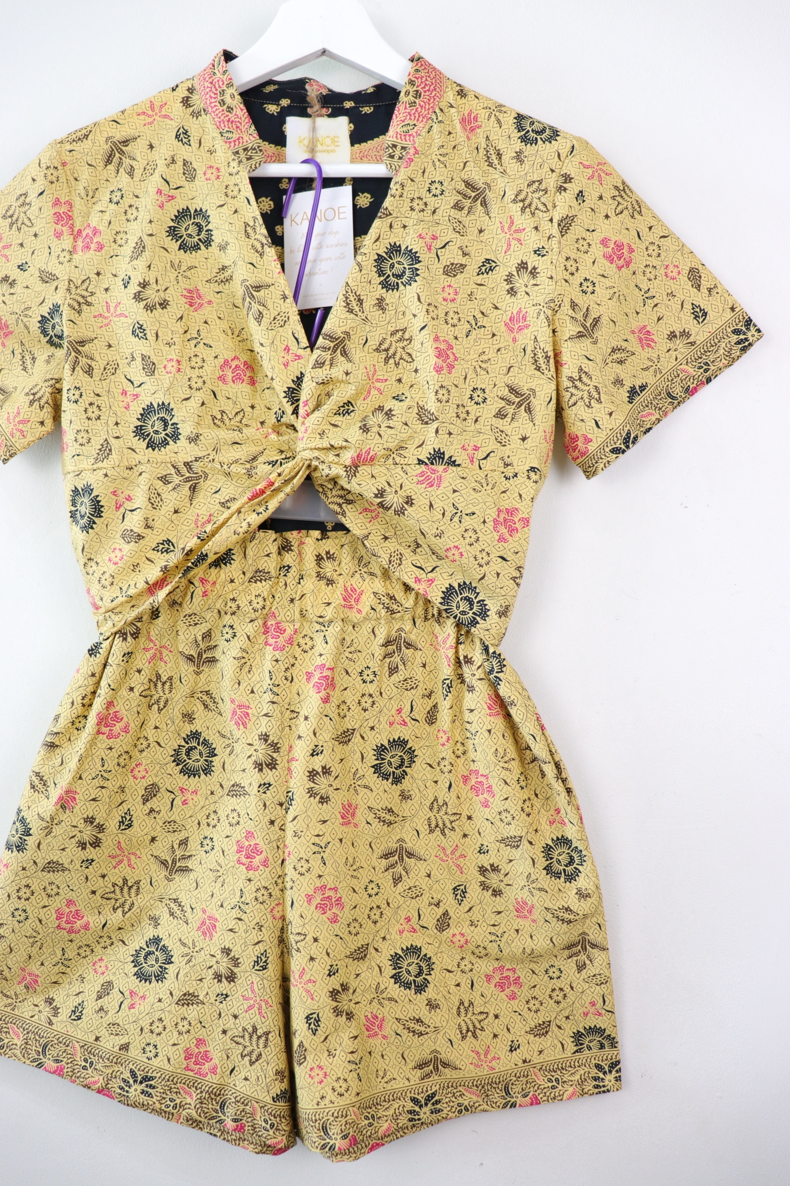 Pastel Batik Twist Set - Salted Egg Mochi