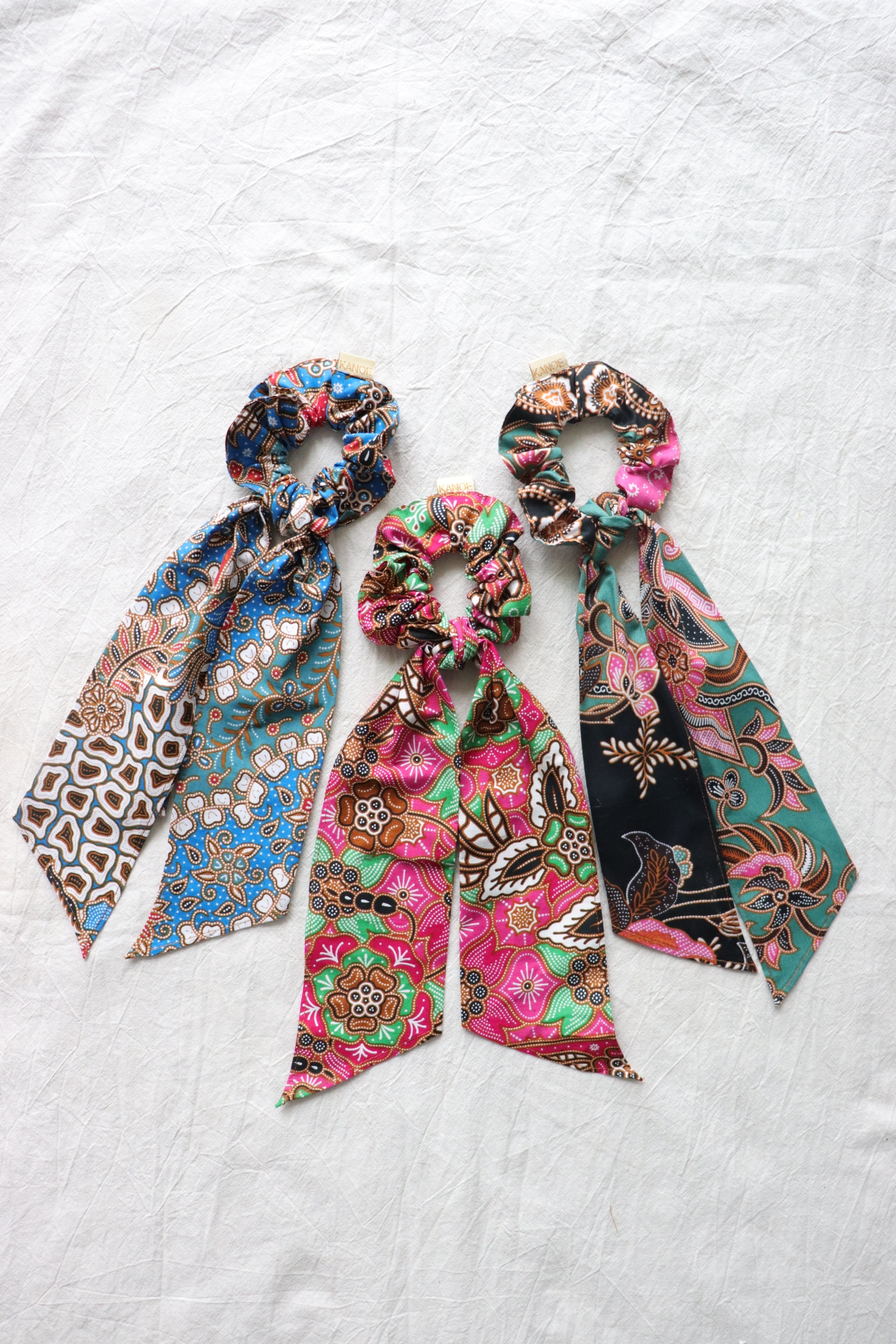 Batik Scrunchie w/ Ribbon [Set of 3] - Colleen