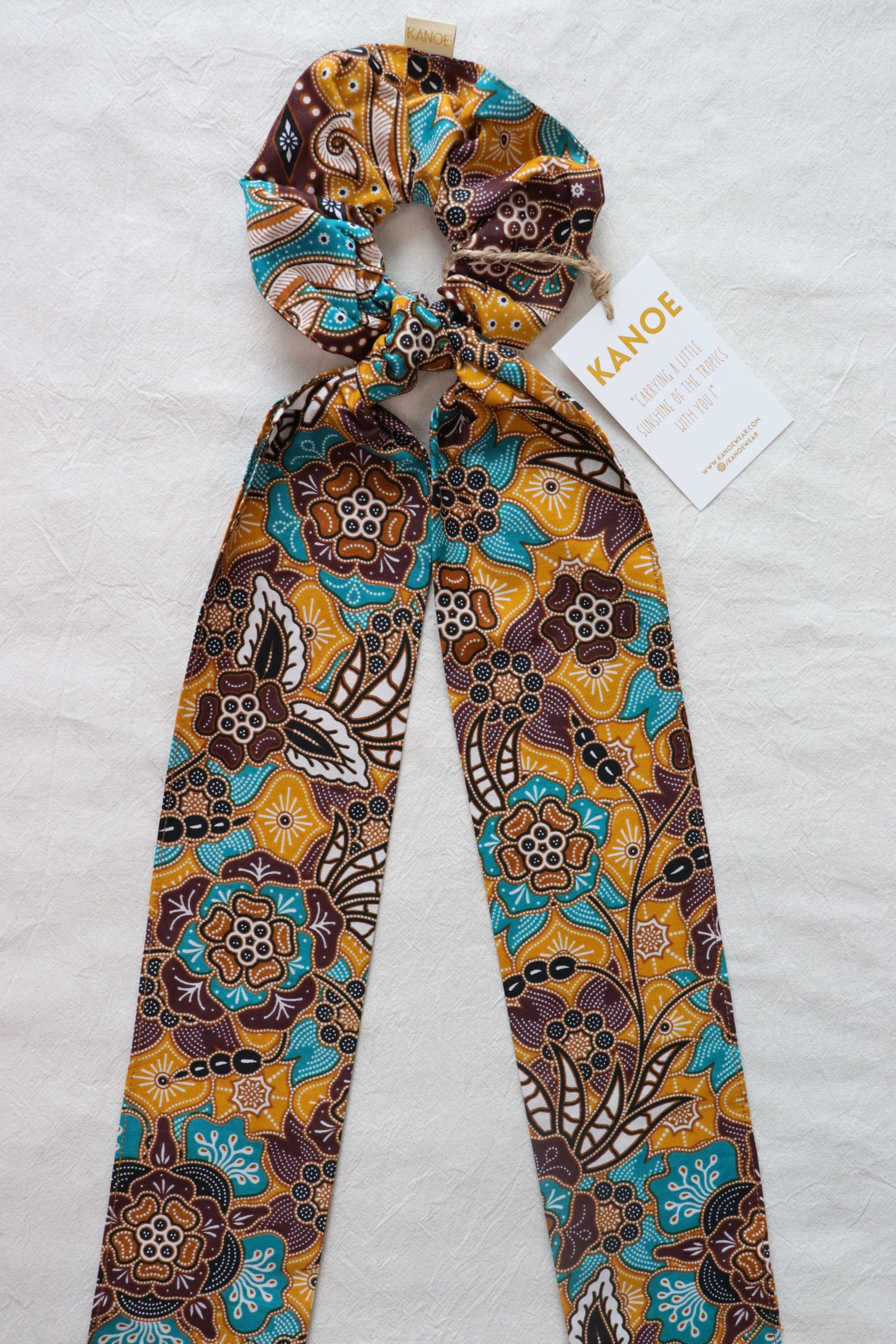 Maxi Batik Scrunchie w/ Ribbon - Sunshine Daisy