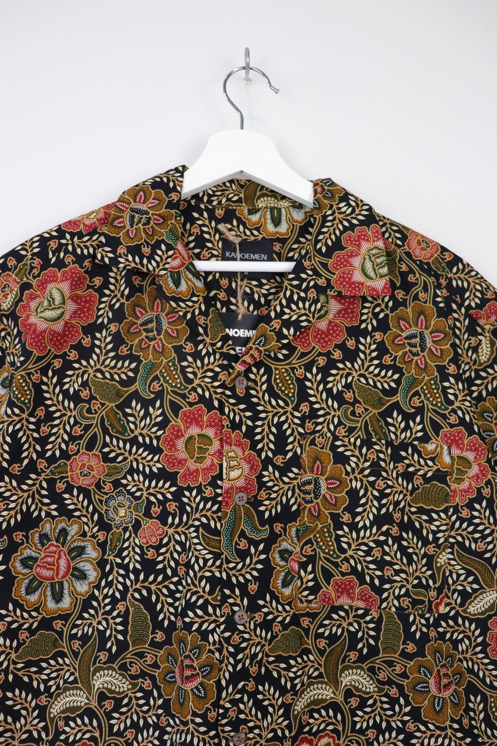 KANOEMEN Open Collar Batik Shirt - Rafflesia Bloom [ XL ]
