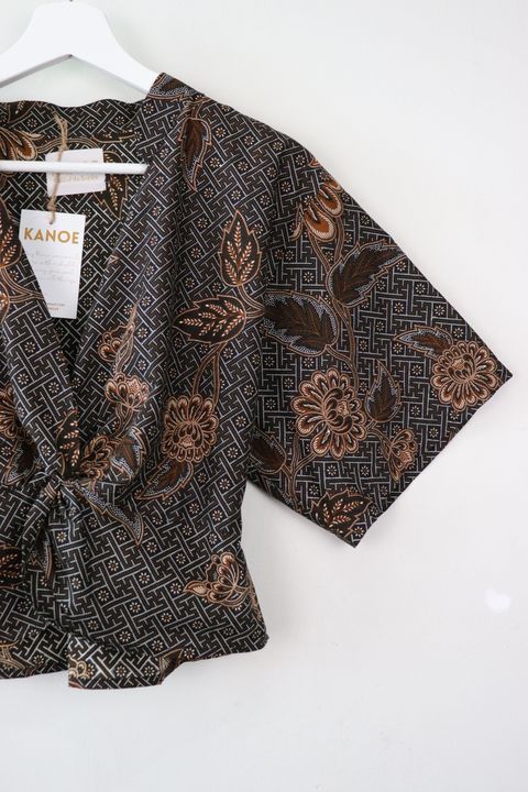 twisted-front-mandarin-top-16