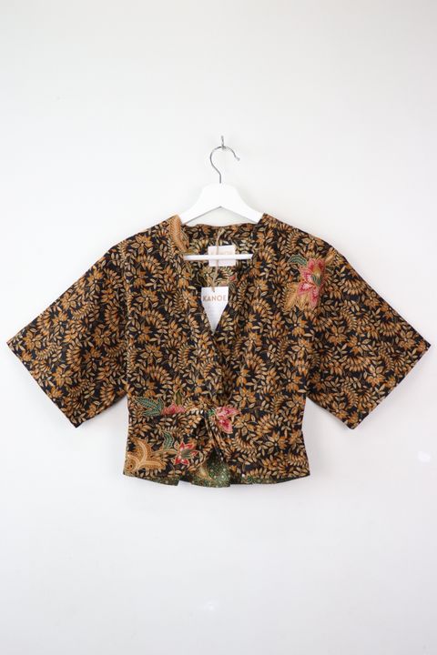 twisted-front-mandarin-top-1