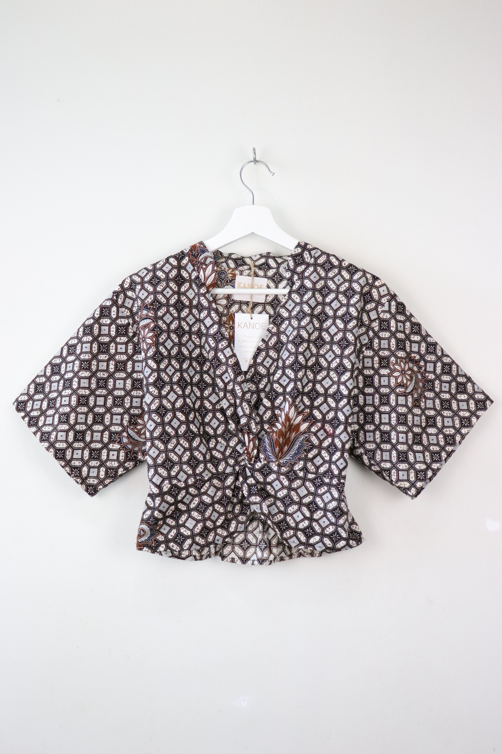 Twisted Front Mandarin Top - Nutty Almond