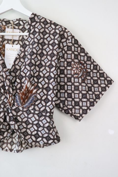 twisted-front-mandarin-top-4