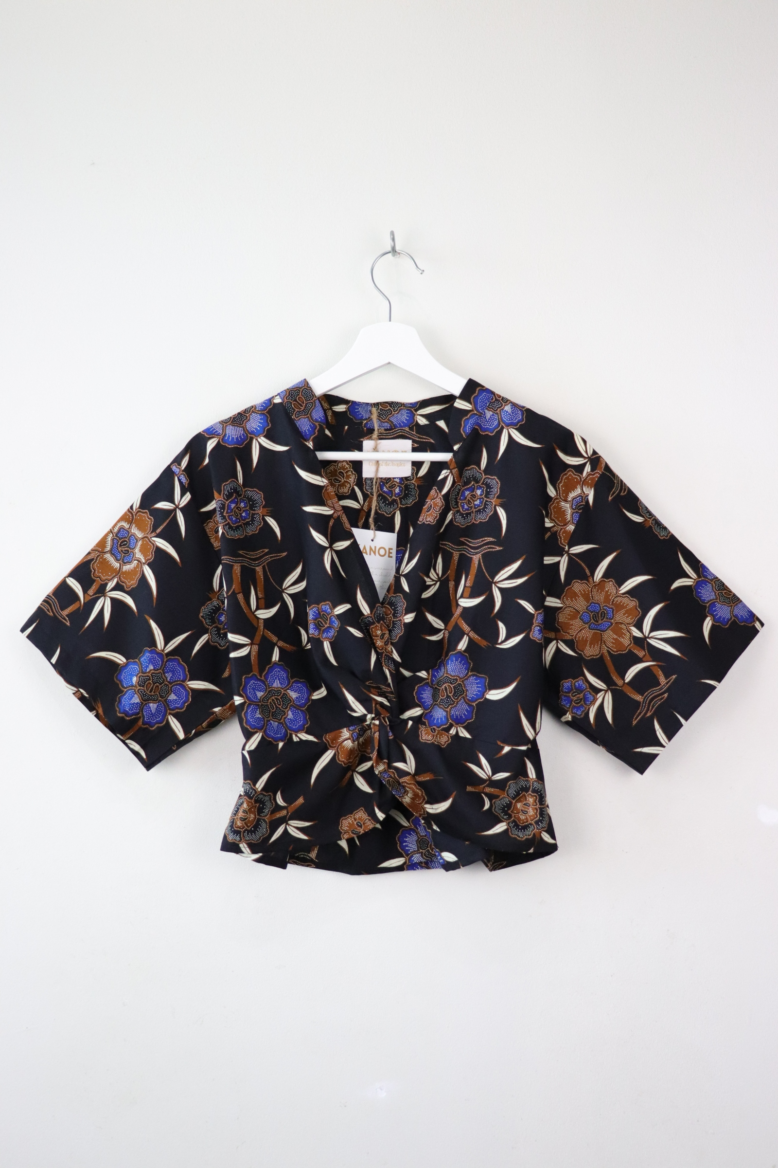 Twisted Front Mandarin Top - Bluebell Boo
