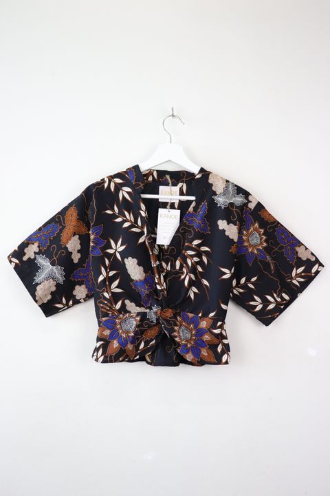 twisted-front-mandarin-top-26