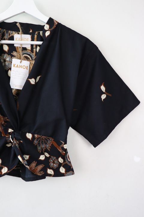 twisted-front-mandarin-top-30