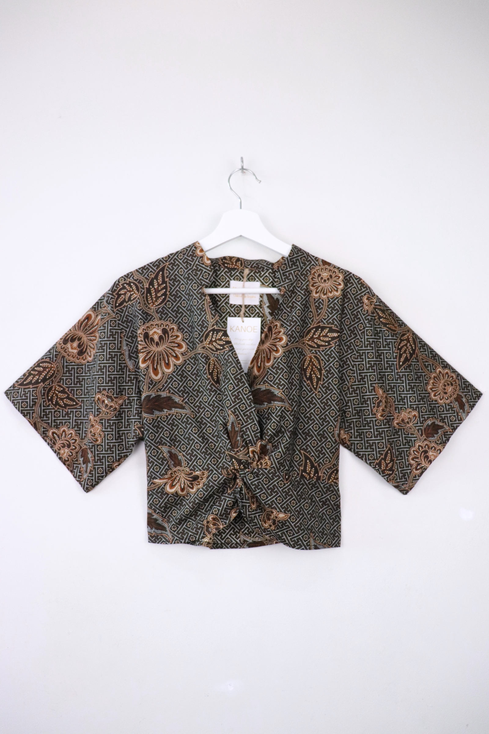Twisted Front Mandarin Top - Crispy Cocoa