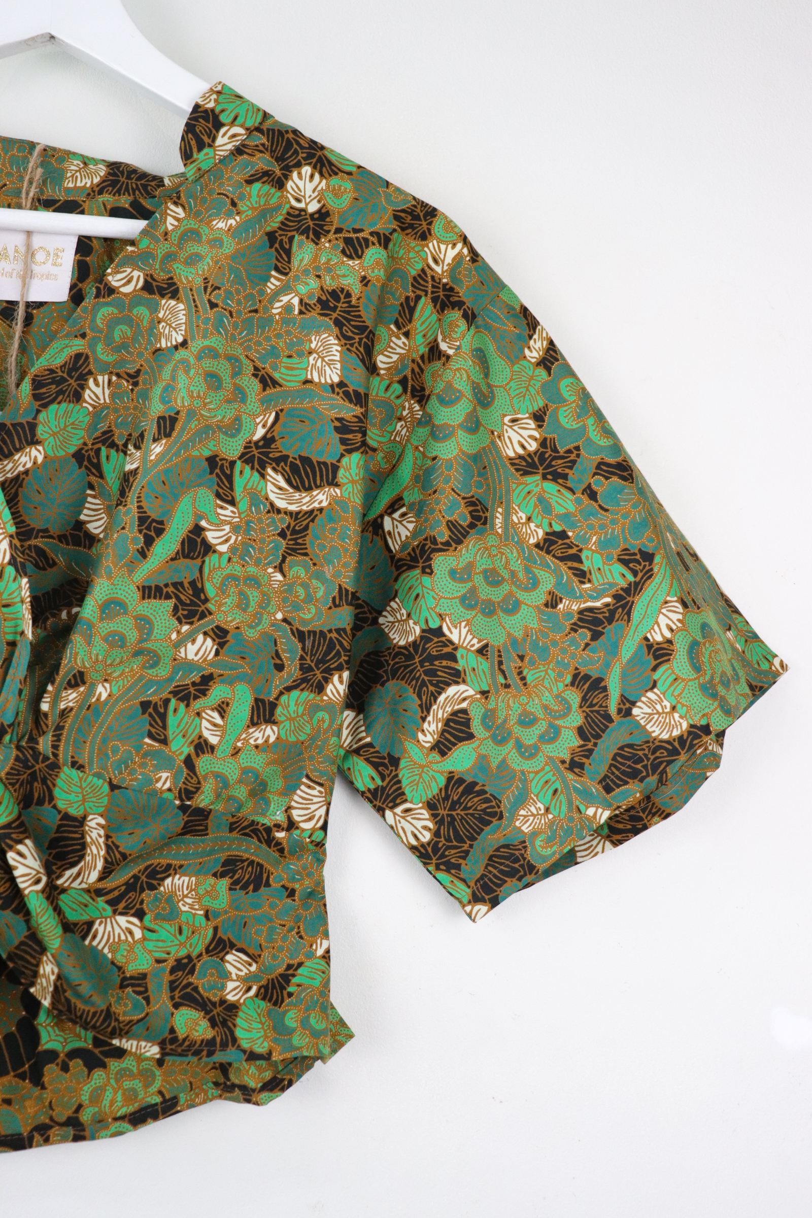 Twisted Front Mandarin Top - Emeralda