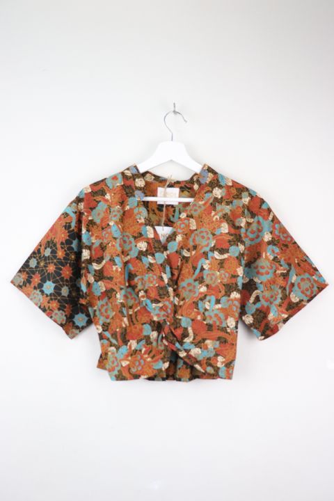 batik-twisted-front-mandarin-top-redearth-33