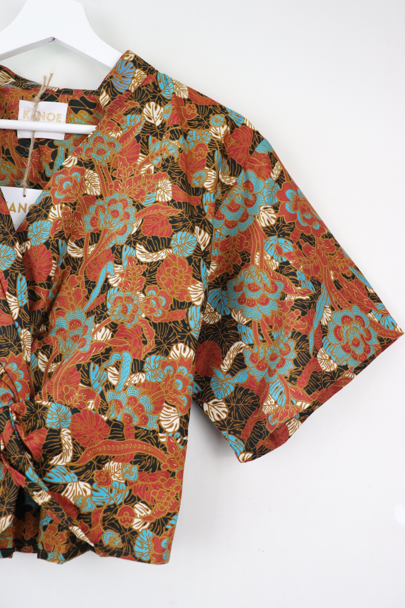 Twisted Front Mandarin Top - Mandarina