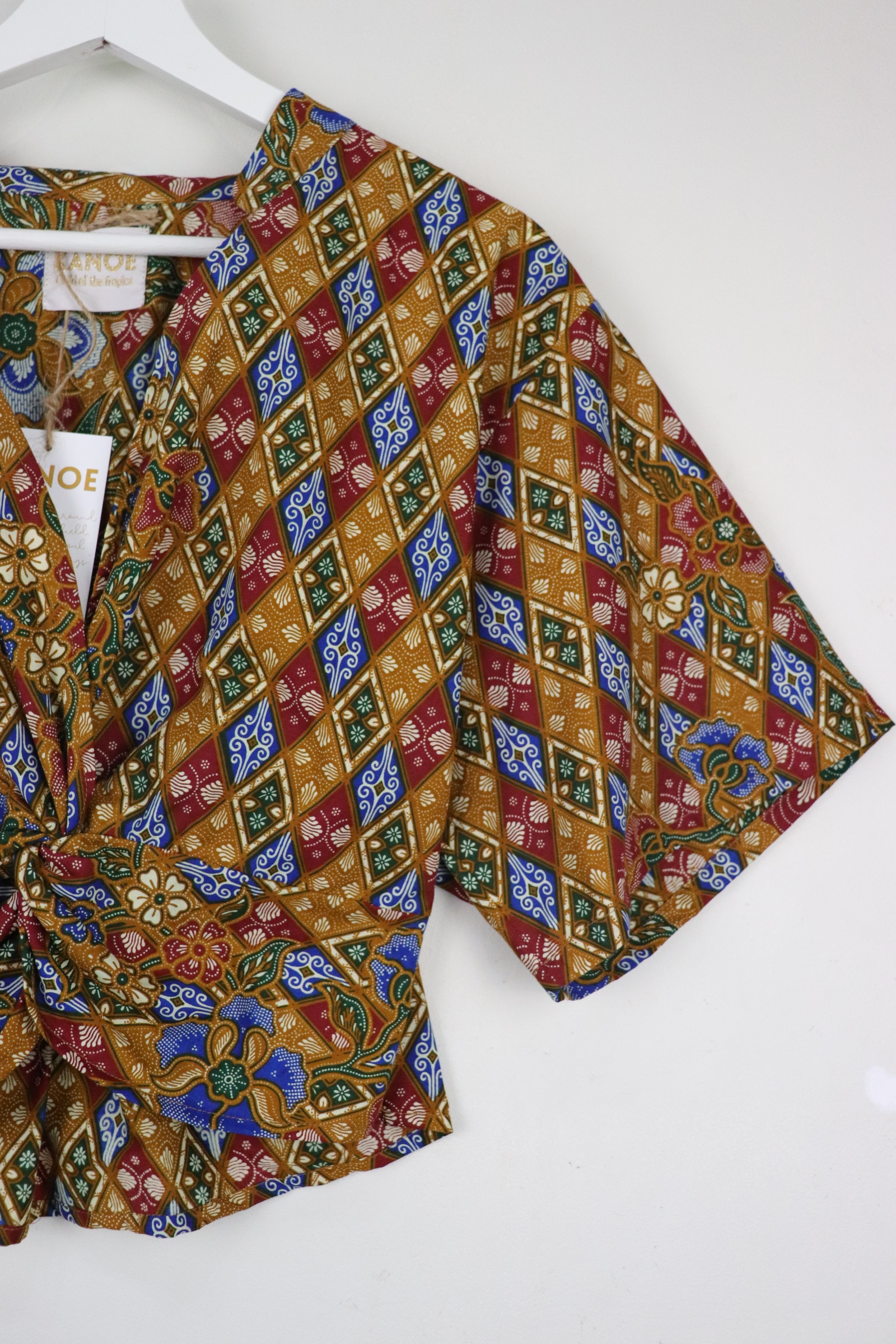 Twisted Front Mandarin Top - Ammolita