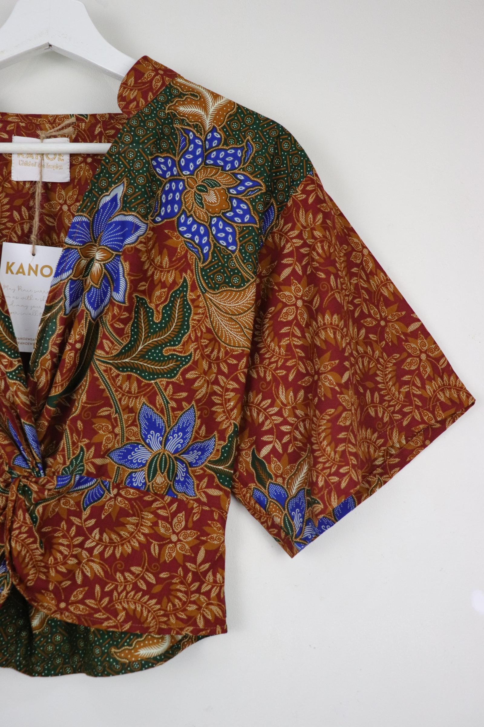 Twisted Front Mandarin Top - Berylina